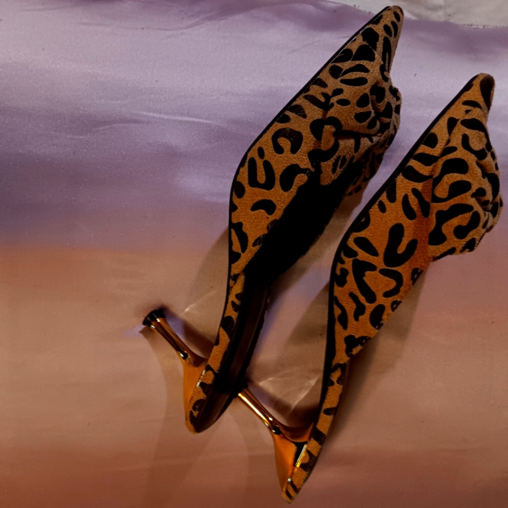 Cheetah slip on low pumps